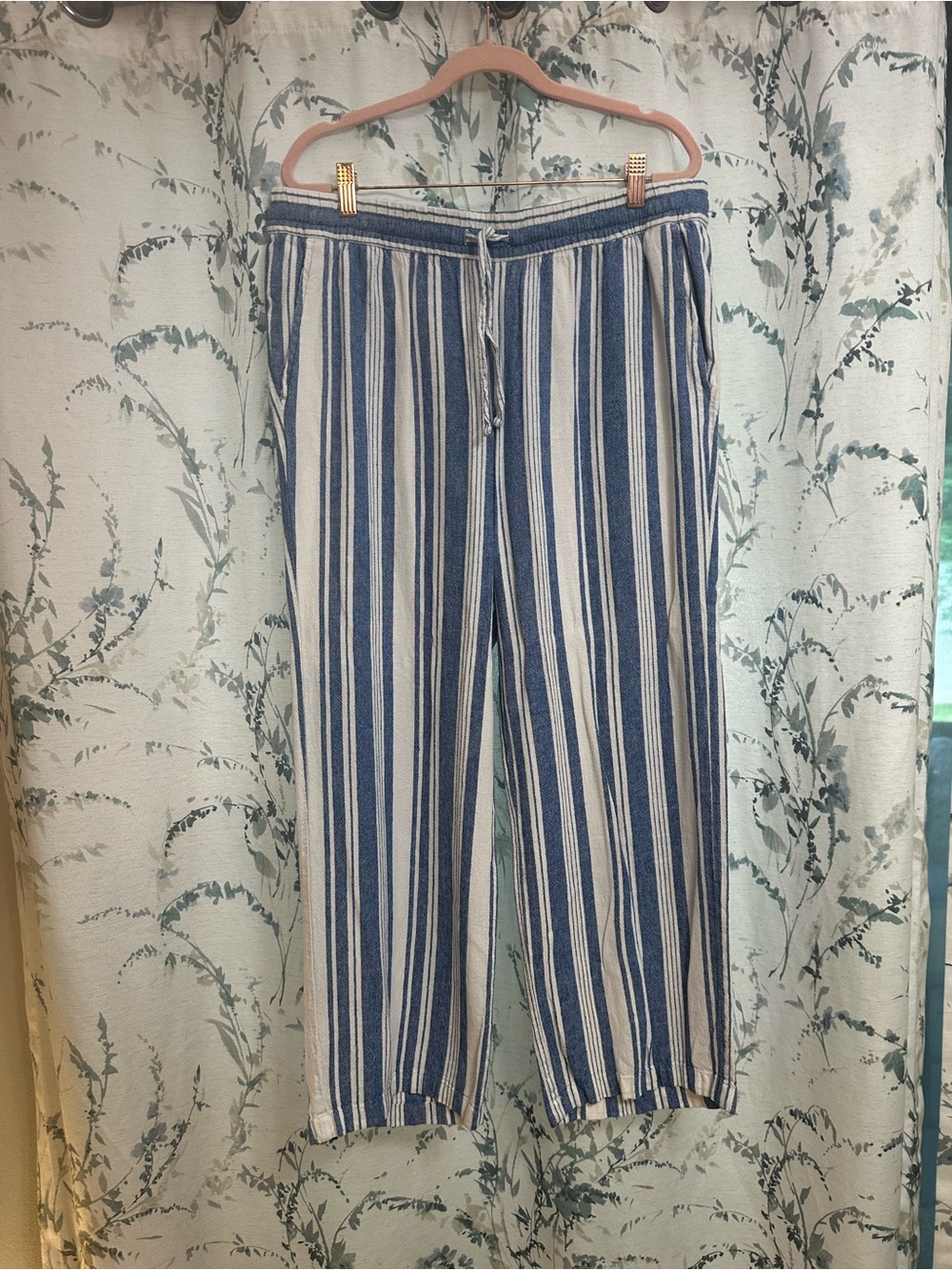 Old Navy Blue and White Striped Drawstring Joggers